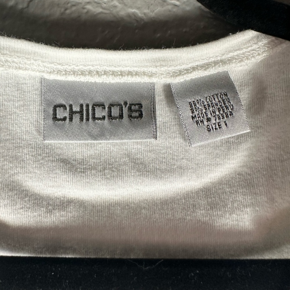 Chicos women’s V neck White top